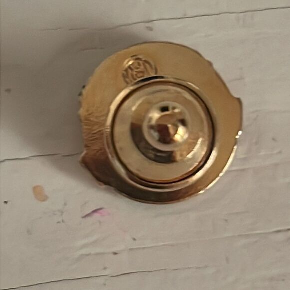 Vintage 1950s MCM Toastmaster International gold tone blue enamel lapel pin - Picture 8 of 12